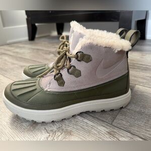Women’s nike woodside chukka 2 fur lined boot